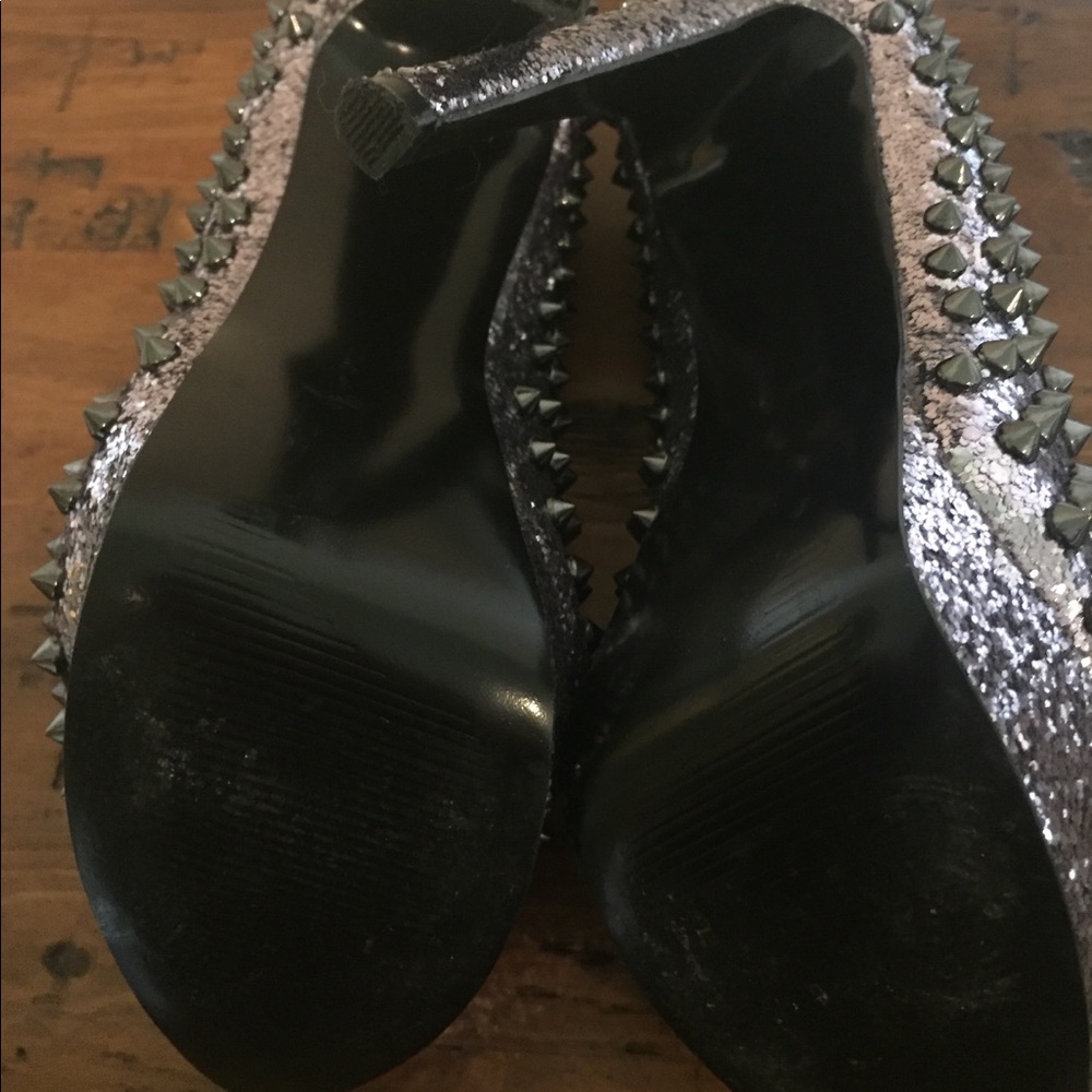 Steve Madden ‘Awwsome’ Heels - Picture 4 of 4
